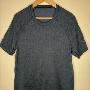 Lululemon t shirt